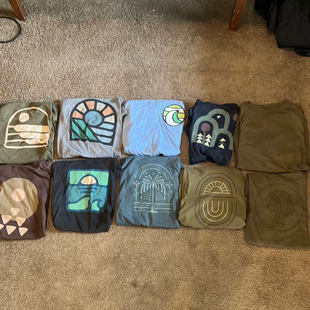 Lot 10 whoven t shirt size l but slim fit